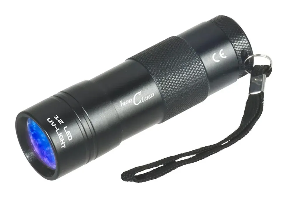 Objednat Nyní Iron Claw UV-Light 12 LED